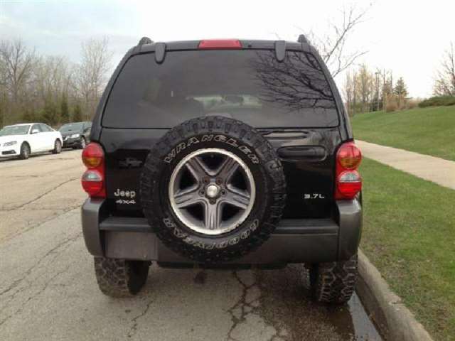 2004 Jeep Liberty 4dr Sport 4WD SUV